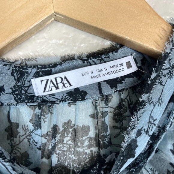 Zara Blouse Sheer Blue Floral Ruffle‎ Button Neck Women’s Size Small - Picture 9 of 9